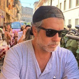 Meet your Posher, Manuel